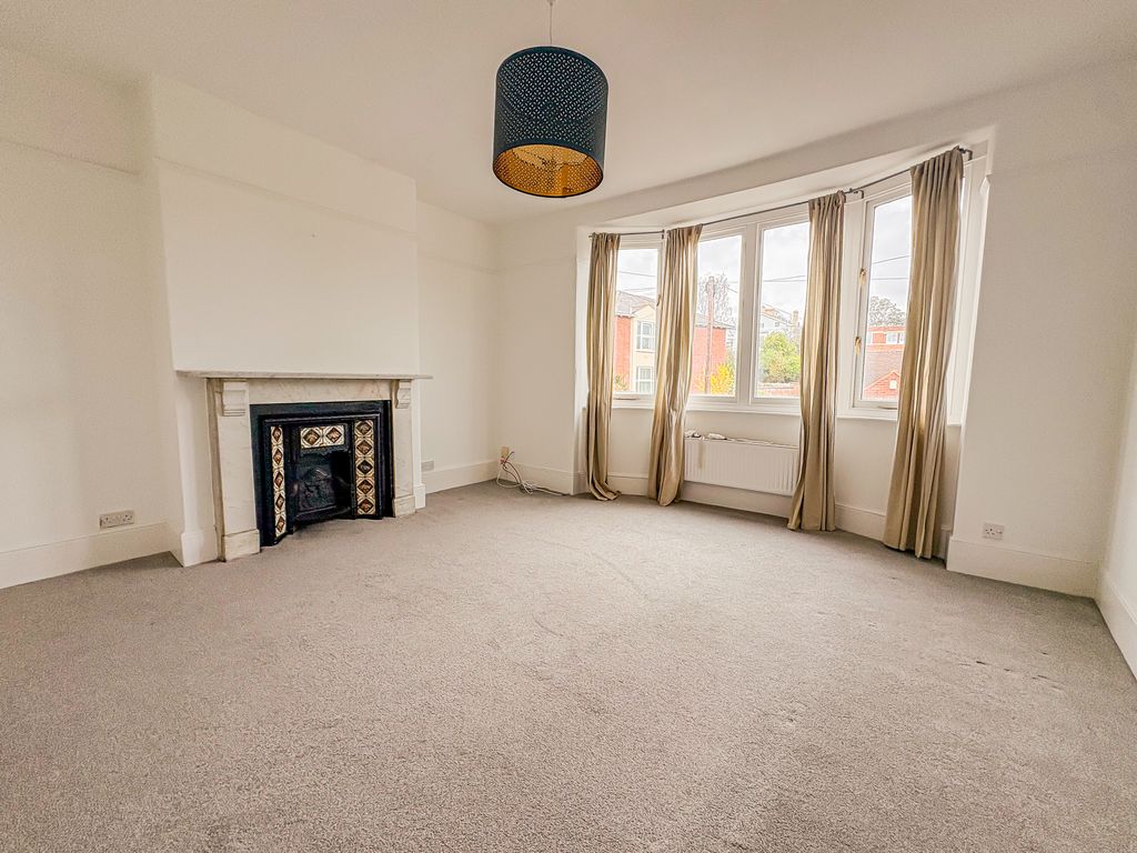 3 bed flat for saleSt Leonards, Exeter EX2 photo 3