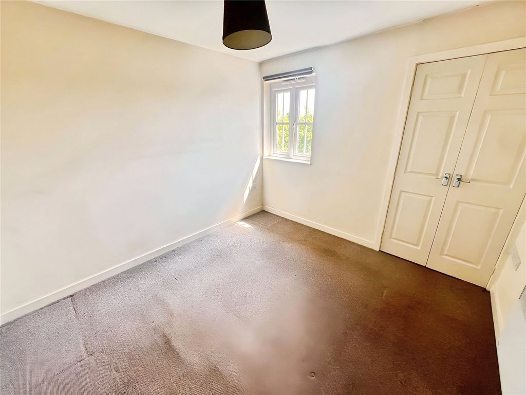 Additional image 5 of 2 bed flat for saleHendeley Court, Burton-On-Trent, Staffordshire DE14
