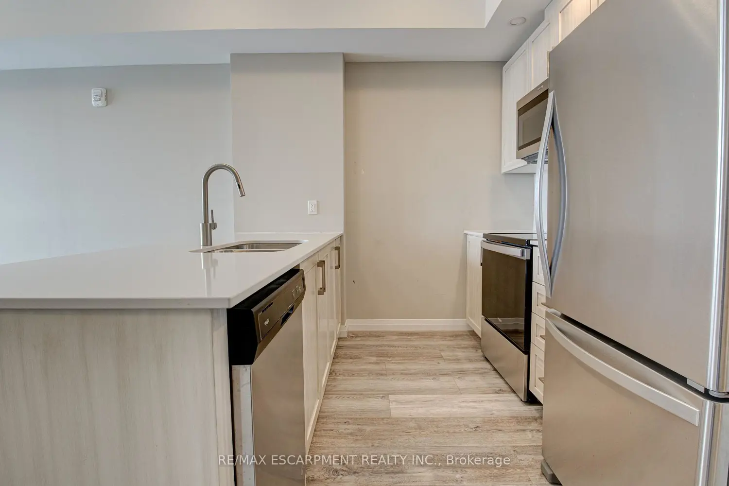 Additional image 2 of 108 Garment Street 1007