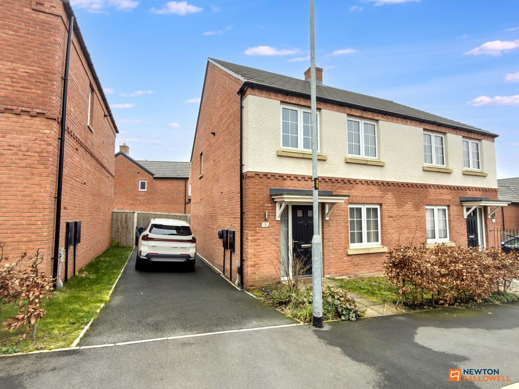 3 bed semi-detached house for saleOlive Grove, Coalville LE67