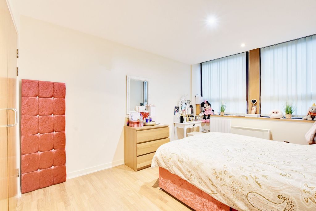 Additional image 8 of 2 bed flat for saleLee Circle, City Centre, Leicester LE1