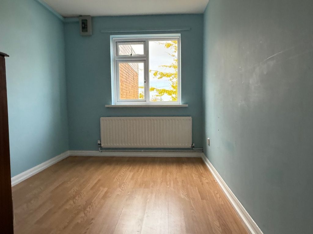 Additional image 7 of 3 bed flat for saleCastle Road, Salisbury SP1