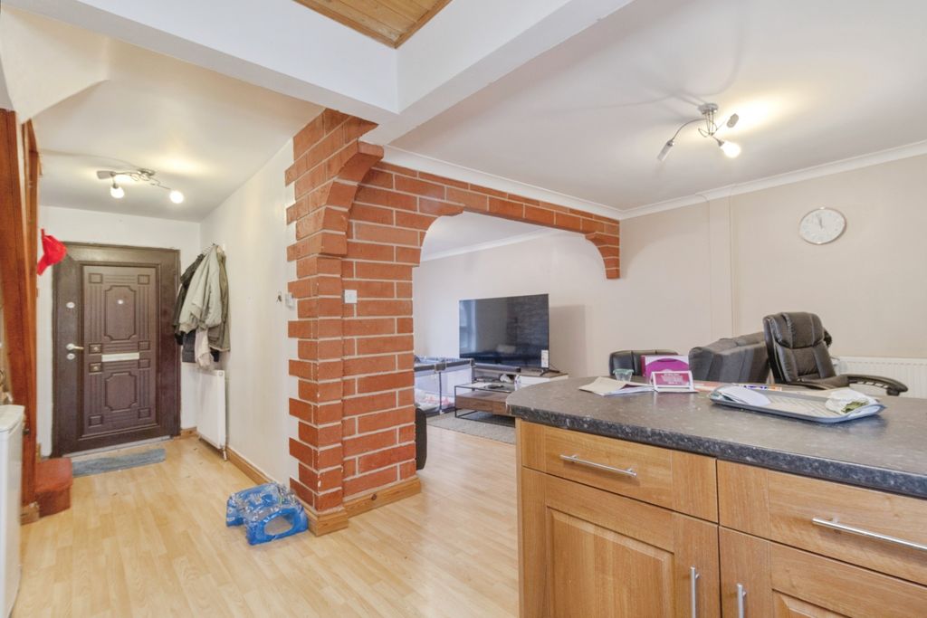 Additional image 2 of 5 bed semi-detached house for saleRedmarle Road, Leicester LE3