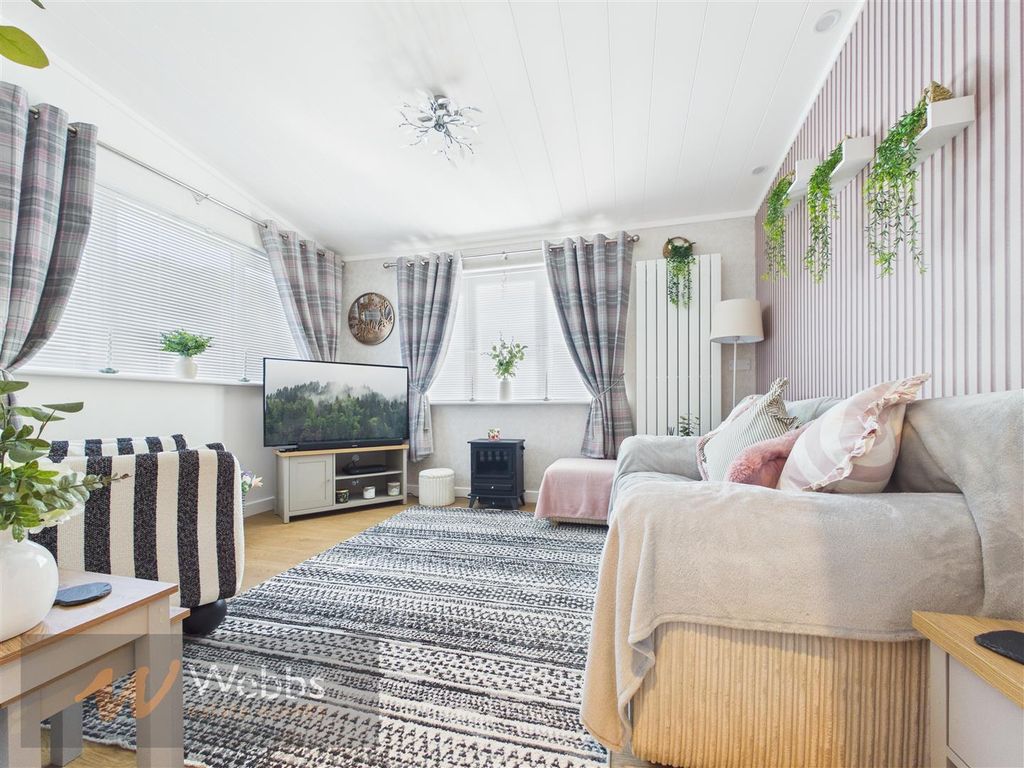 3 bed mobile/park home for saleLower Lodge Rugeley Road, Armitage, Rugeley WS15