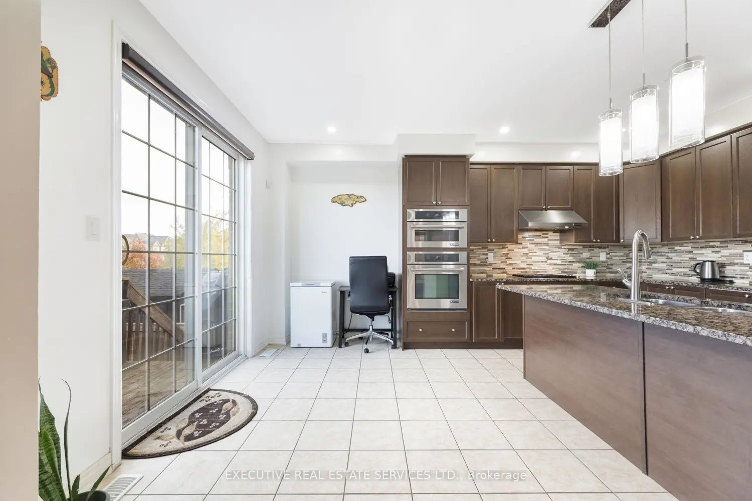 37 Ross Drive photo 5