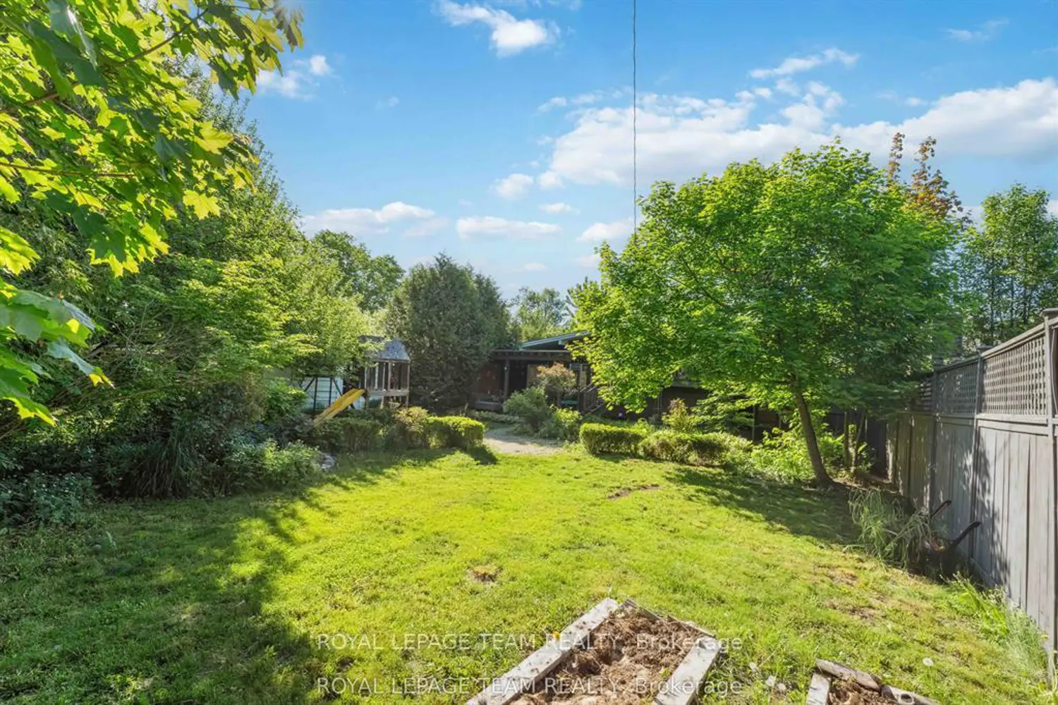 Additional image 17 of 2353 Georgina Drive