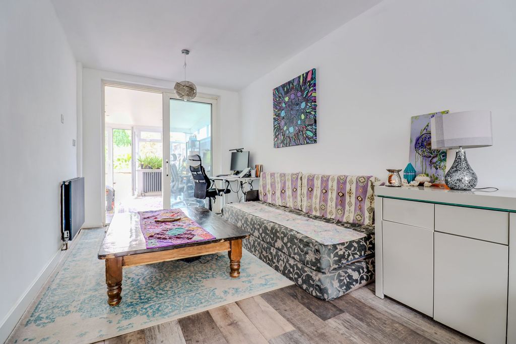 Additional image 8 of 3 bed semi-detached house for saleGlenfield Road, Leicester LE3
