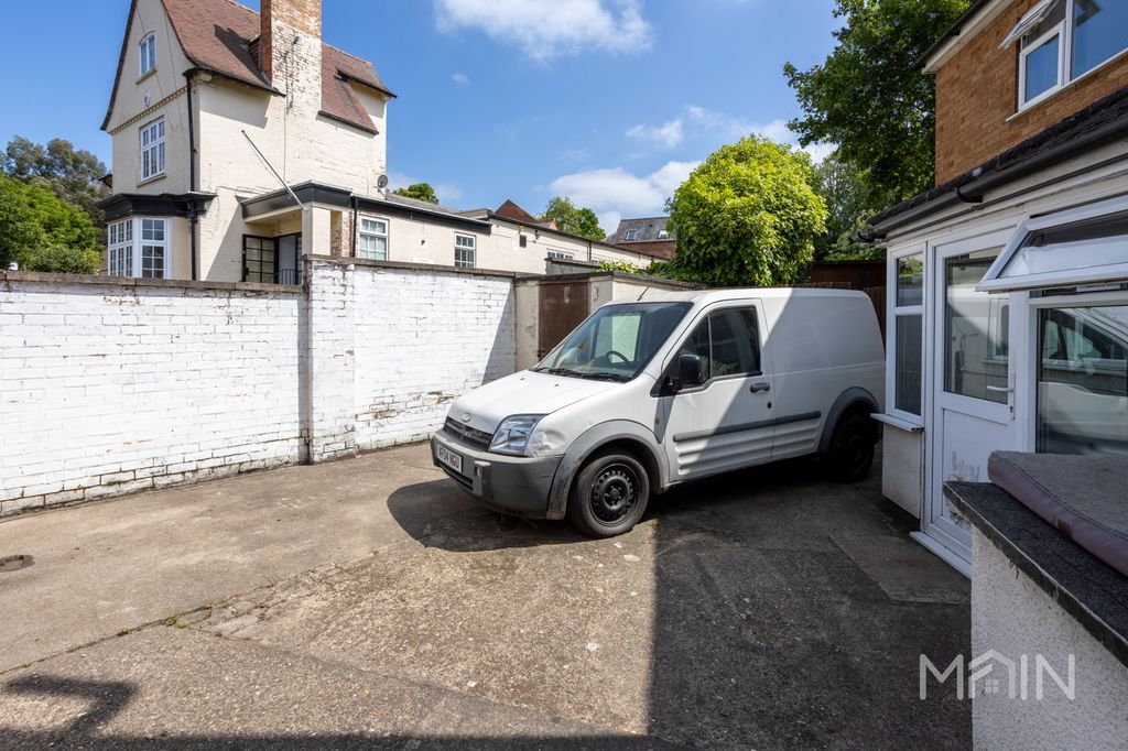 Additional image 4 of 3 bed semi-detached house for saleHumberstone Drive, Leicestershire LE5