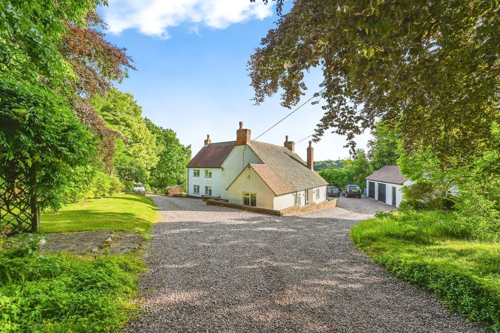 4 bed detached house for saleCumberledge Hill, Cannock Wood WS15