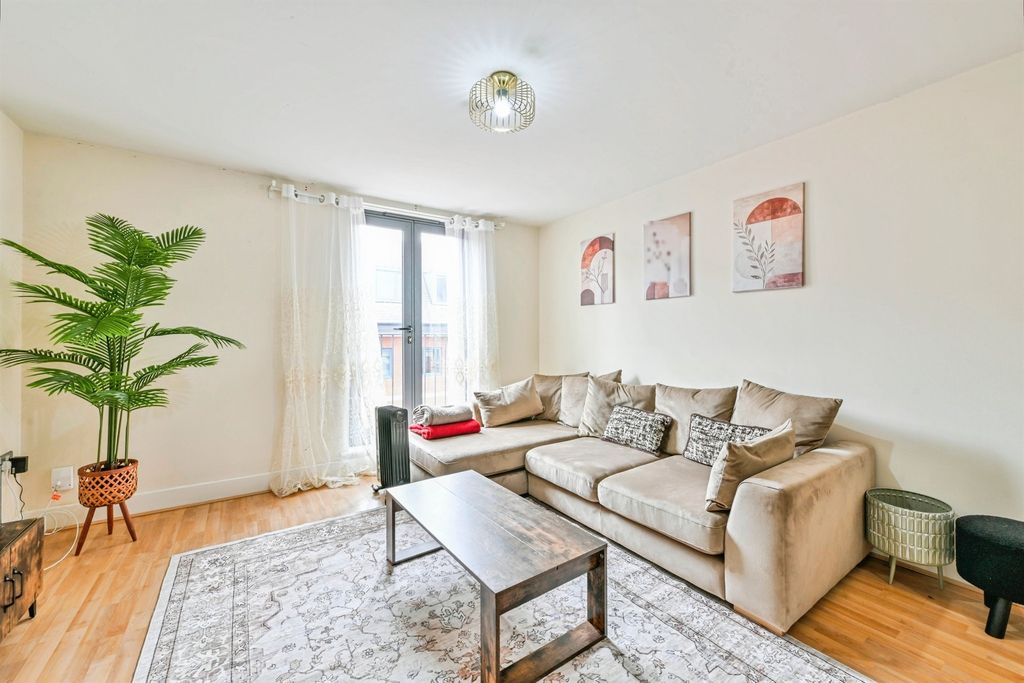 Additional image 9 of 2 bed flat for saleEast Street, Leicester LE1