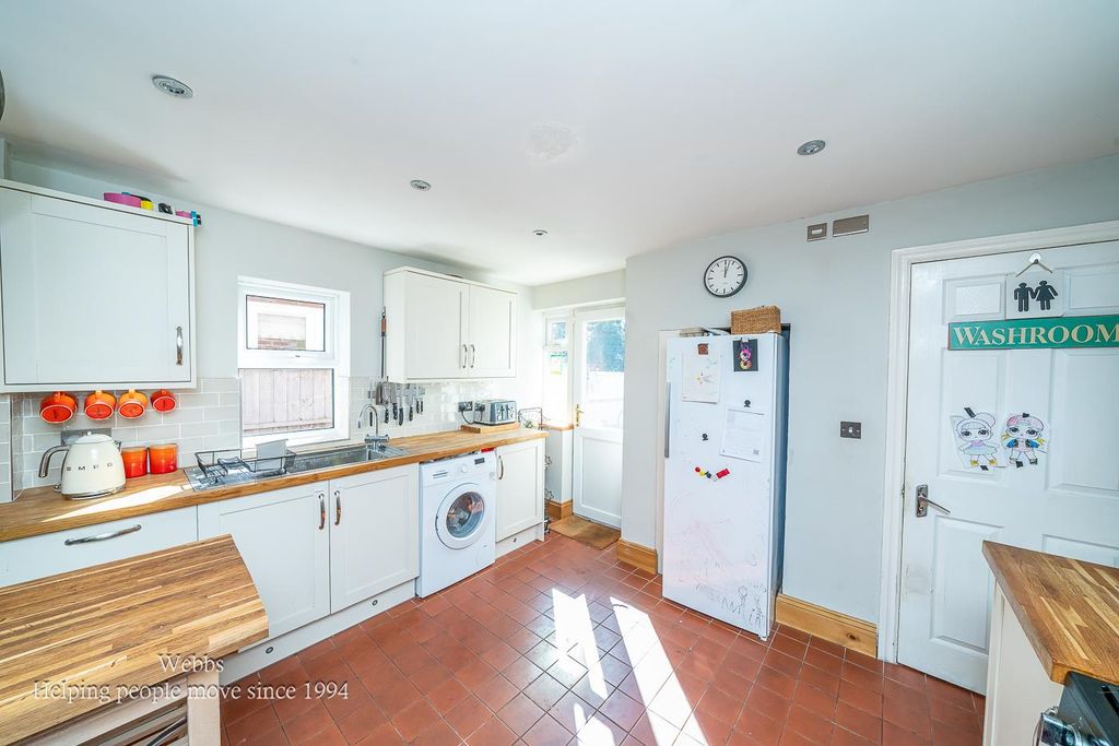 Additional image 7 of 4 bed semi-detached house for saleCoppice Lane, Cheslyn Hay, Walsall WS6