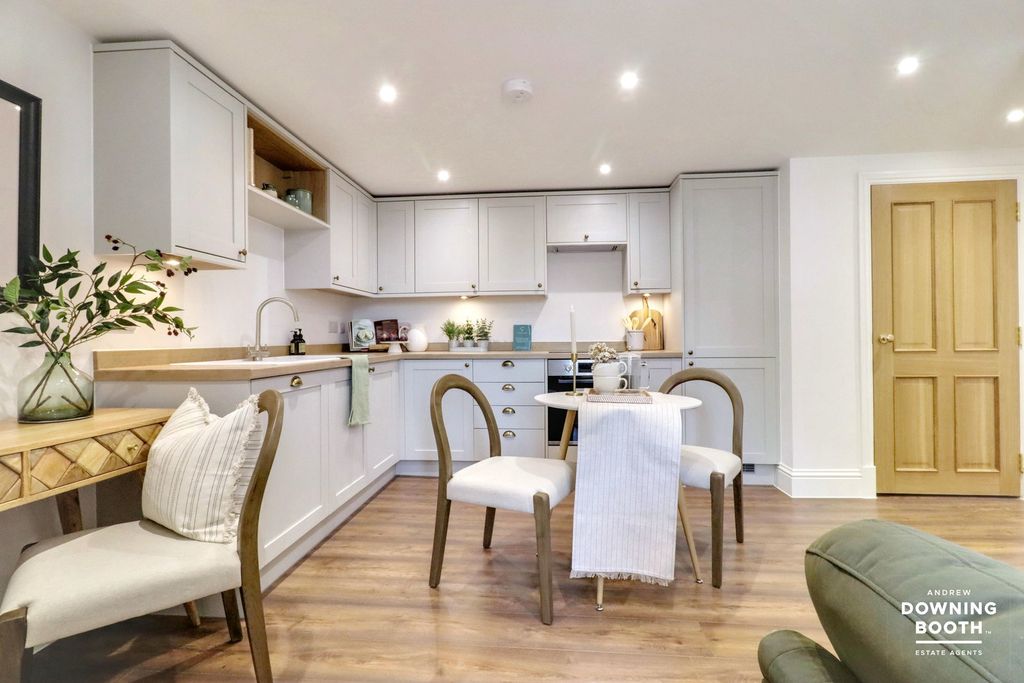 Additional image 2 of 2 bed flat for sale71-73 Upper St. John Street, Lichfield WS14