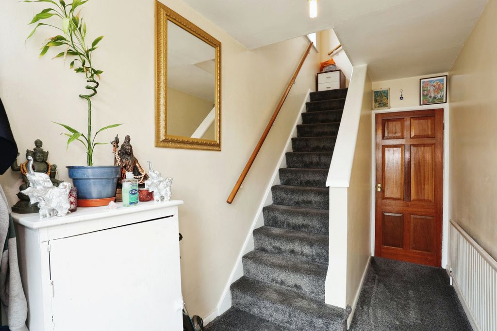 Additional image 7 of 3 bed semi-detached house for saleChestnut Avenue, Leicester, Leicestershire LE5