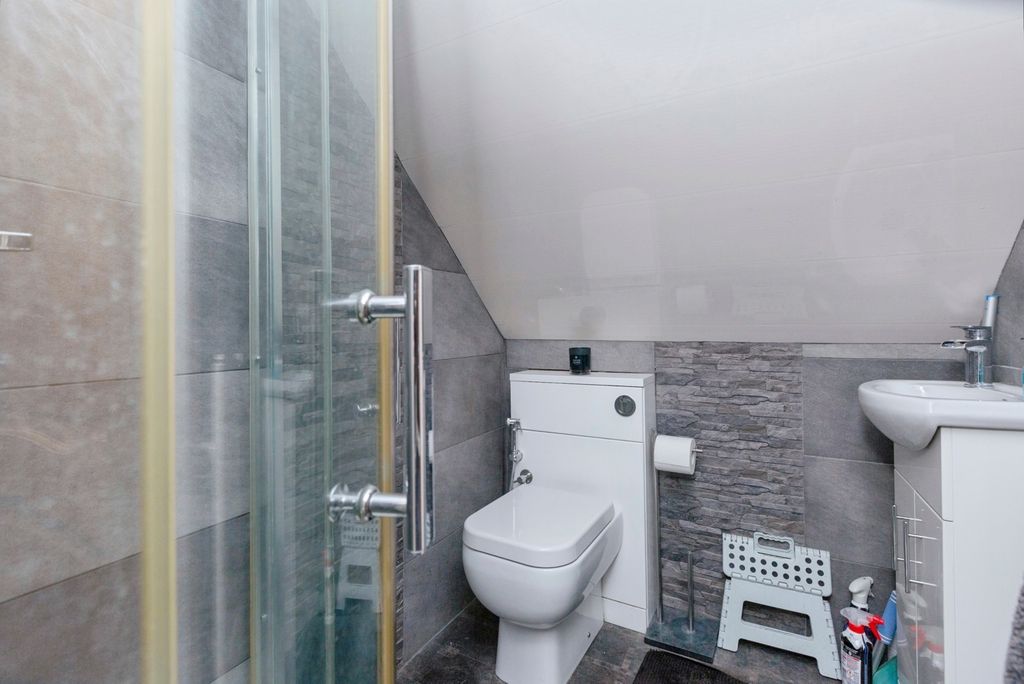 Additional image 16 of 5 bed semi-detached house for saleChesterfield Road, Leicester, Leicestershire LE5