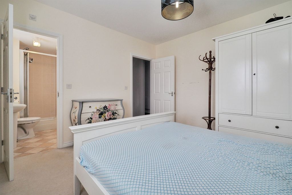Additional image 9 of 5 bed detached house for saleHolloway Close, Amesbury, Salisbury SP4