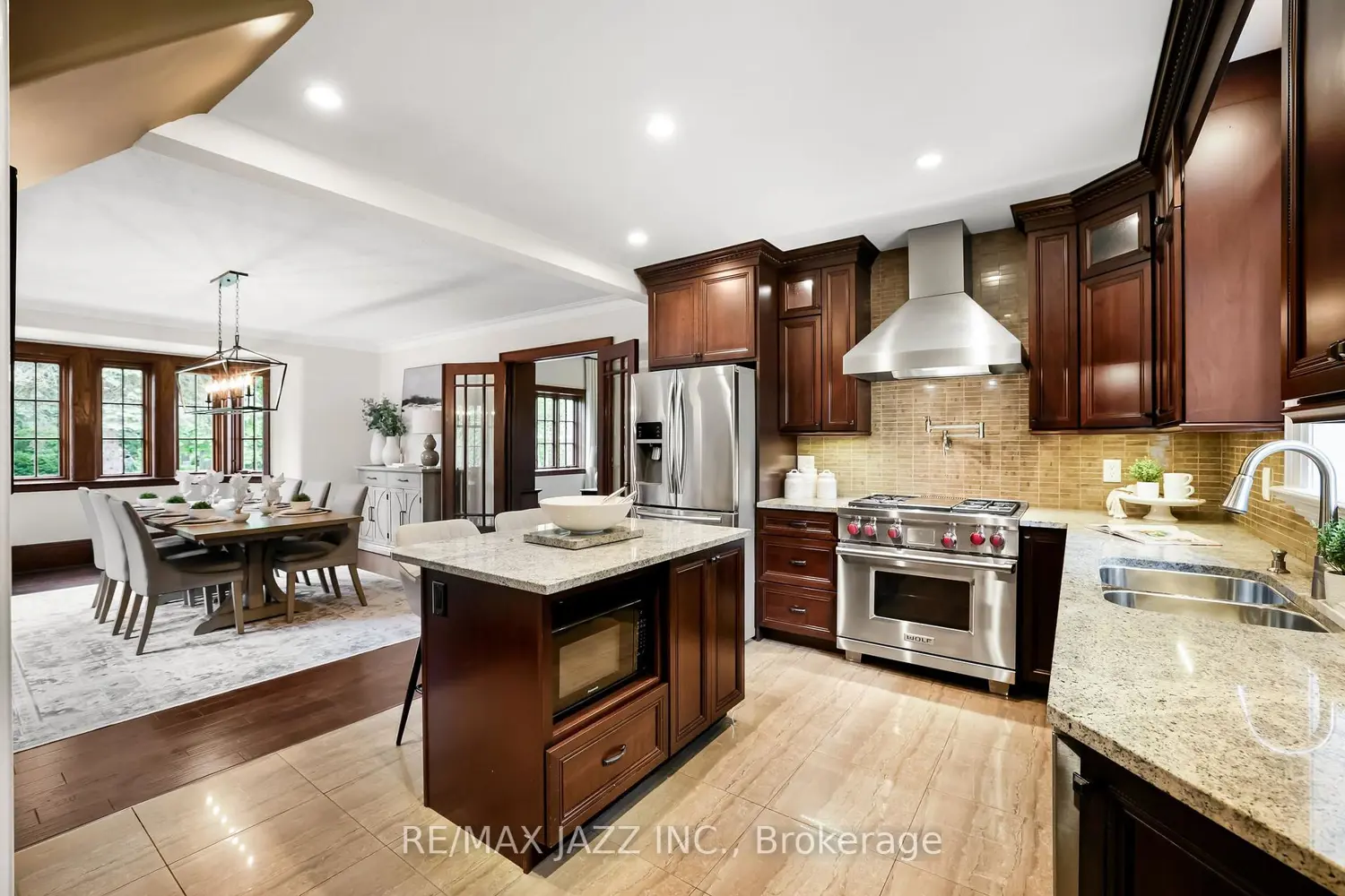 Additional image 9 of 690 Bessborough Drive