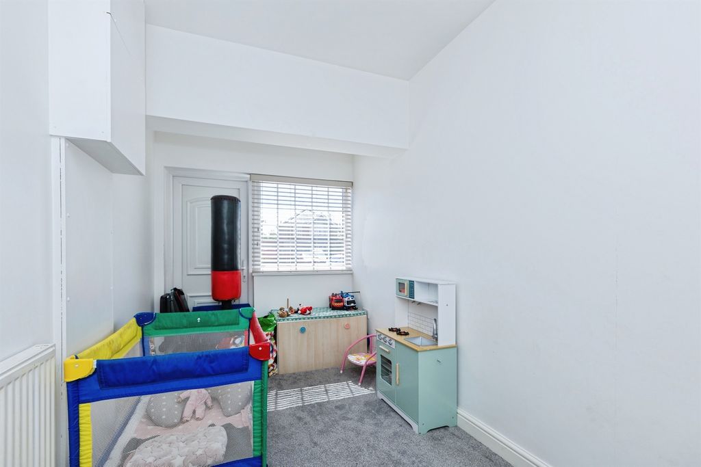 Additional image 13 of 4 bed semi-detached house for saleScraptoft Lane, Leicester LE5
