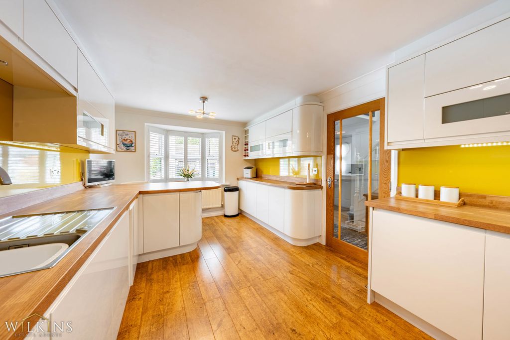 Additional image 7 of 4 bed detached house for saleField Close, Kettlebrook, Tamworth, Staffordshire B77