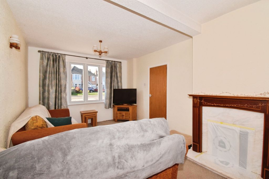Additional image 5 of 3 bed semi-detached house for saleMere Road, Wigston, Leicestershire LE18