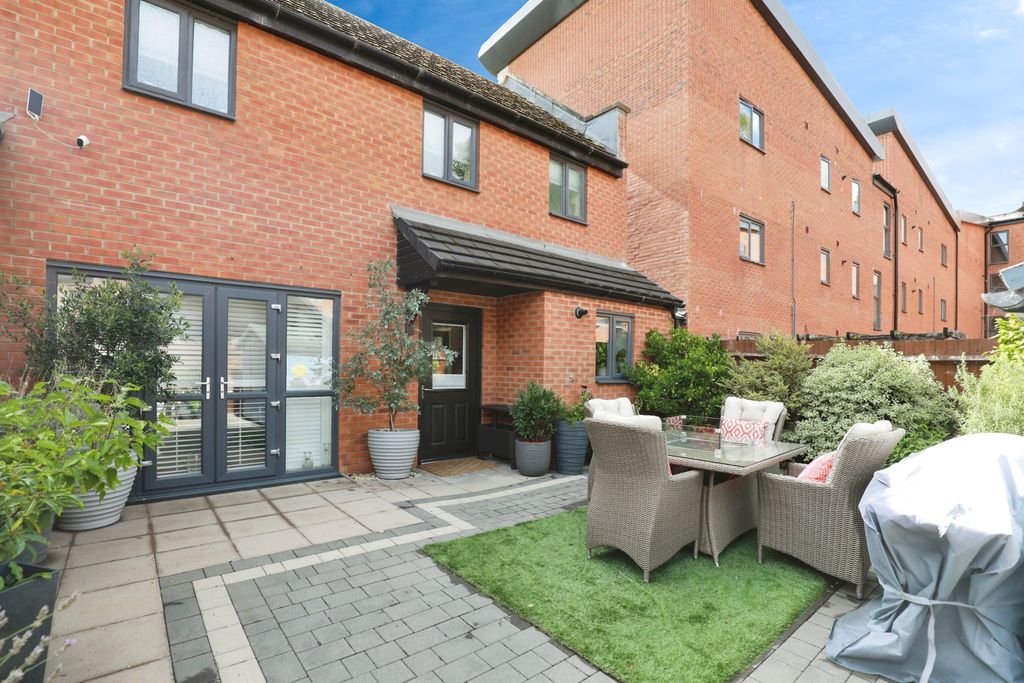 Additional image 13 of 4 bed town house for saleQuay Side, Stoke-On-Trent ST1
