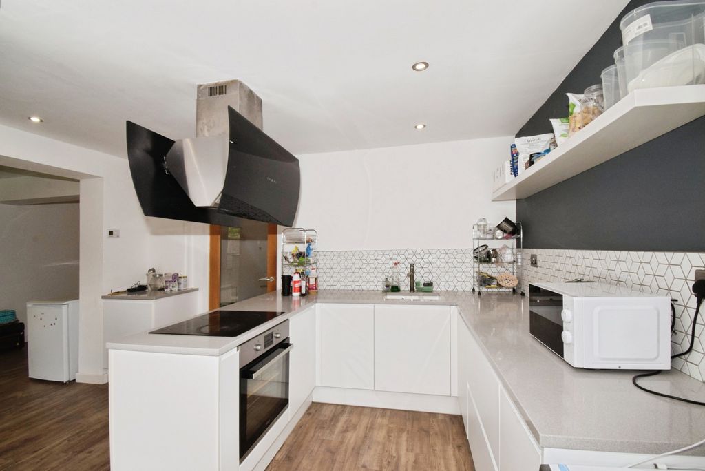 Additional image 5 of 4 bed semi-detached house for saleLamport Close, Wigston, Leicestershire LE18