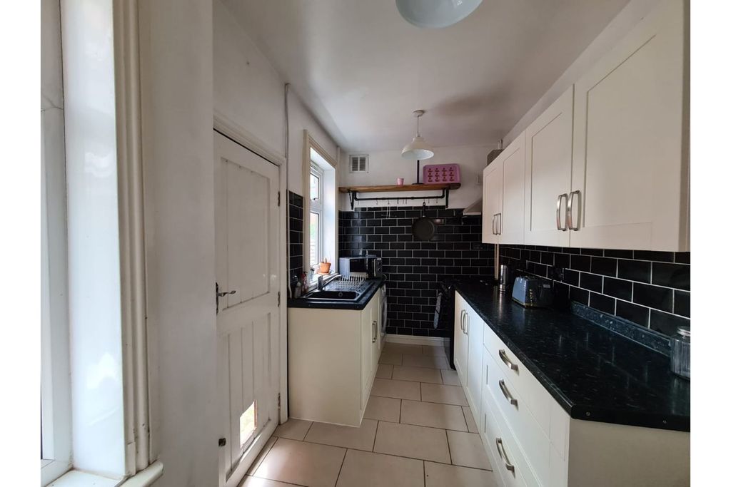 Additional image 8 of 3 bed semi-detached house for saleWarwick Street, Leicester LE3