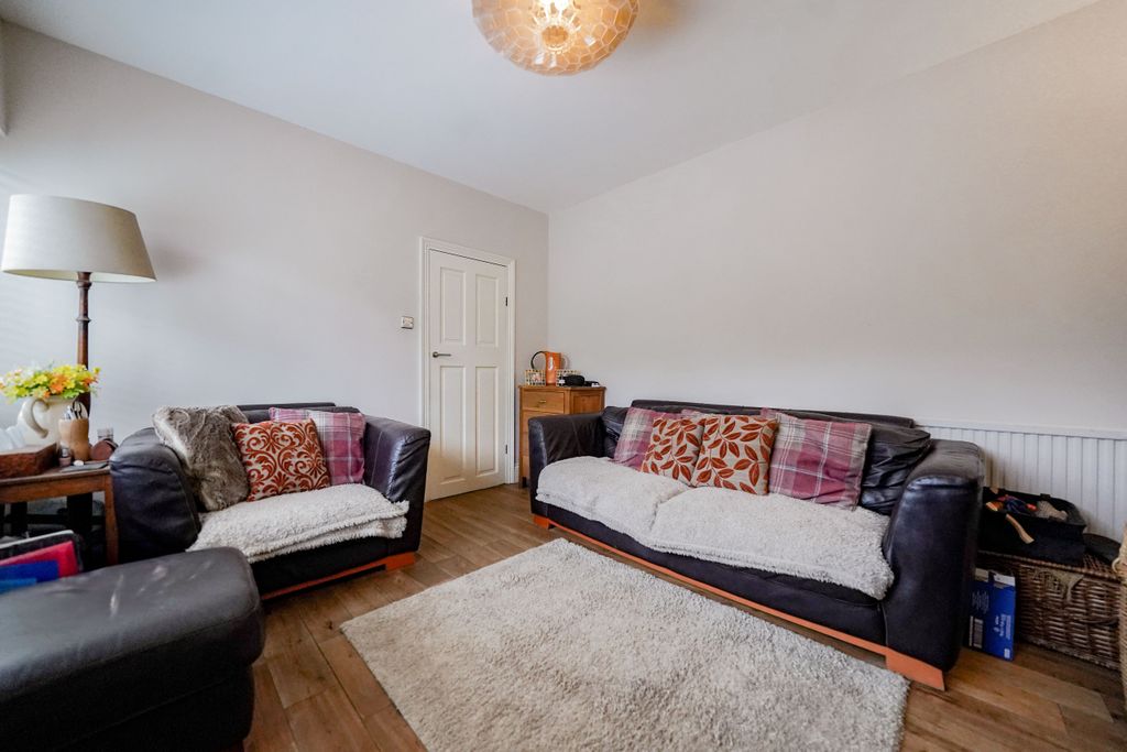 Additional image 7 of 5 bed end terrace house for salePeters Drive, Leicester, Leicestershire LE5