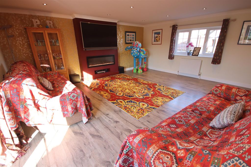 Additional image 6 of 4 bed detached house for saleThe Banks, Lyneham, Chippenham SN15