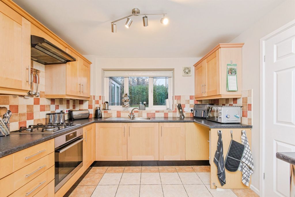 Additional image 6 of 4 bed detached house for saleLakeland Drive, Wilnecote, Tamworth B77