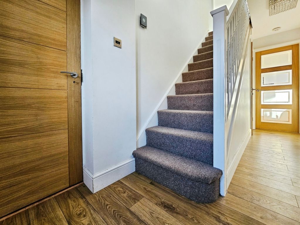 4 bed detached house for saleRedwing Drive, Biddulph, Staffordshire Moorlands ST8 photo 3