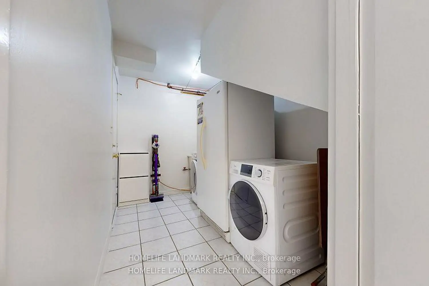 Additional image 18 of 32 Coatsworth Crescent