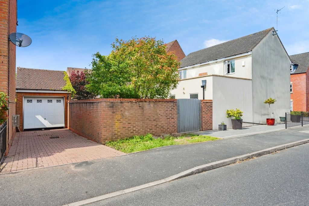 Additional image 17 of 3 bed detached house for saleSandfield Meadow, Lichfield WS13