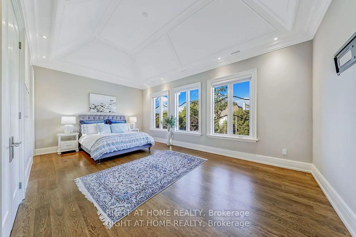 Additional image 16 of 10 Yongeview Avenue