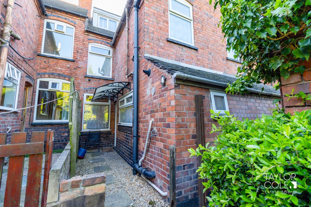 Additional image 18 of 5 bed terraced house for saleTamworth Road, Two Gates, Tamworth B77