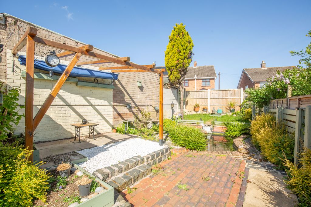 Additional image 2 of 3 bed semi-detached house for saleWigford Road, Dosthill, Tamworth B77