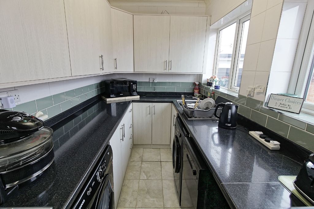 Additional image 7 of 3 bed semi-detached house for saleOcean Road, Thurnby Lodge, Leicester LE5