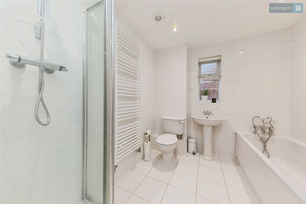 Additional image 20 of 5 bed detached house for saleSt. Augustines Drive, Weston, Crewe, Cheshire CW2