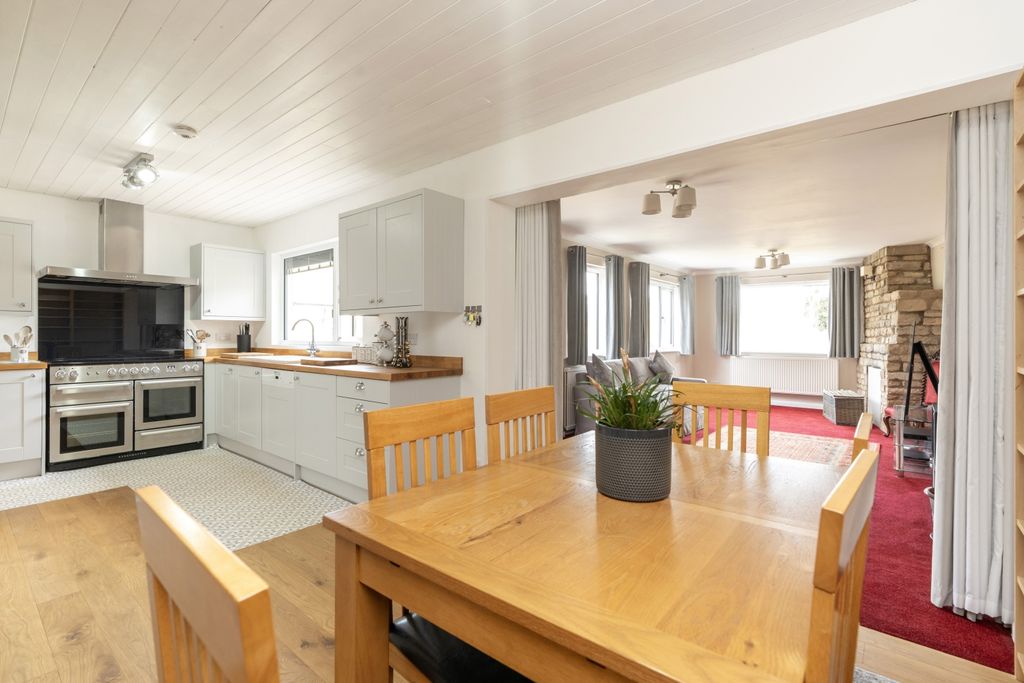 Additional image 3 of 4 bed detached house for saleMain Street, Belmesthorpe, Stamford, Lincolnshire PE9