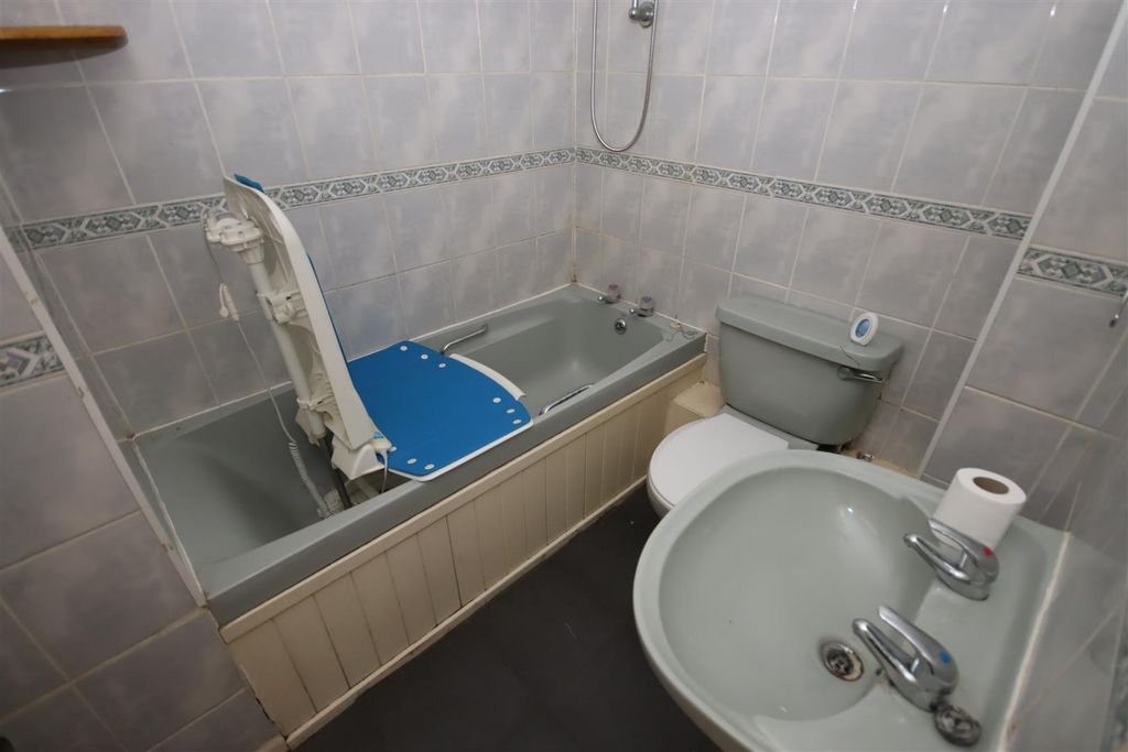 Additional image 6 of 2 bed flat for saleHill Rise, Chippenham SN15