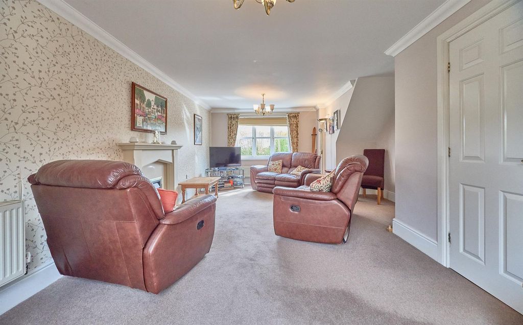 Additional image 8 of 5 bed detached house for saleDe Havilland Way, Burbage, Hinckley LE10