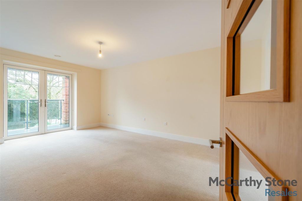 Additional image 3 of 1 bed flat for saleWolsey Court, Knighton Park Road, Leicester LE2