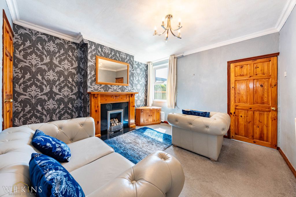 Additional image 3 of 2 bed semi-detached house for saleWoodhouse Lane, Tamworth, Staffordshire B77