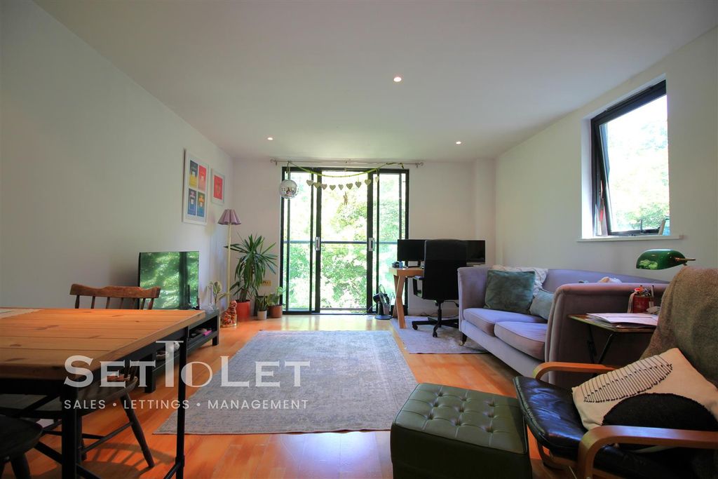 Additional image 4 of 2 bed flat for saleZenith Building, Colton Street, Leicester LE1