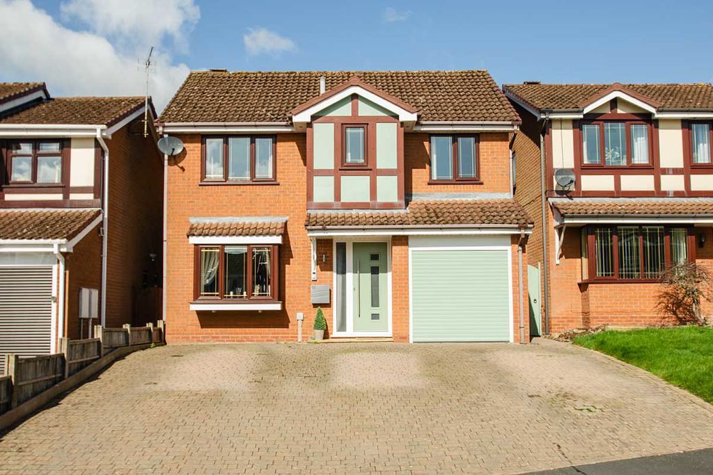4 bed detached house for saleRydal Close, Hednesford, Cannock WS12