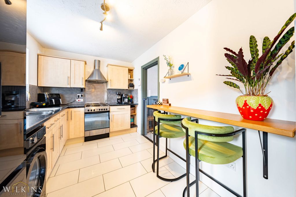 Additional image 4 of 3 bed semi-detached house for saleSuffolk Way, Tamworth, Staffordshire B78