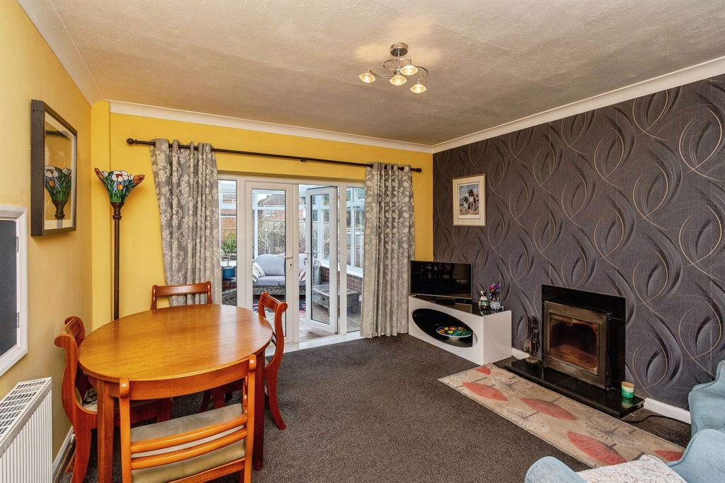 Additional image 6 of 3 bed detached bungalow for saleMount Avenue, Hednesford, Cannock WS12
