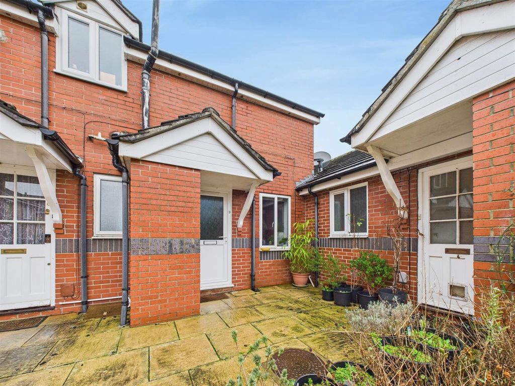 1 bed flat for sale207-209, London Road, Chippenham SN15