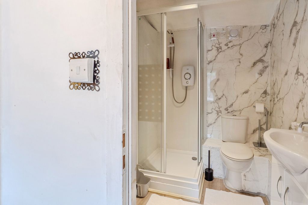 Additional image 22 of 6 bed detached house for saleGleneagles, Tamworth, Staffordshire B77
