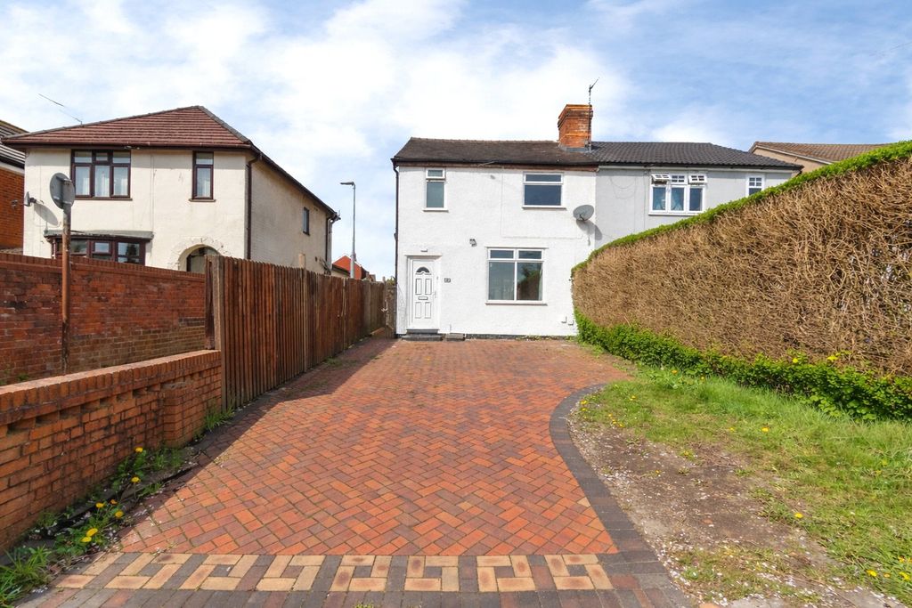 3 bed semi-detached house for salePye Green Road, Cannock, Staffordshire WS11