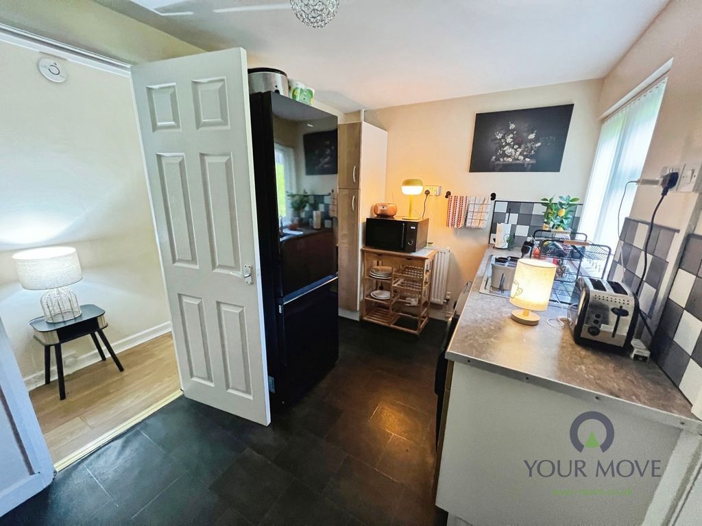 Additional image 8 of 3 bed flat for saleCentral Drive, Lower Gornal, West Midlands DY3